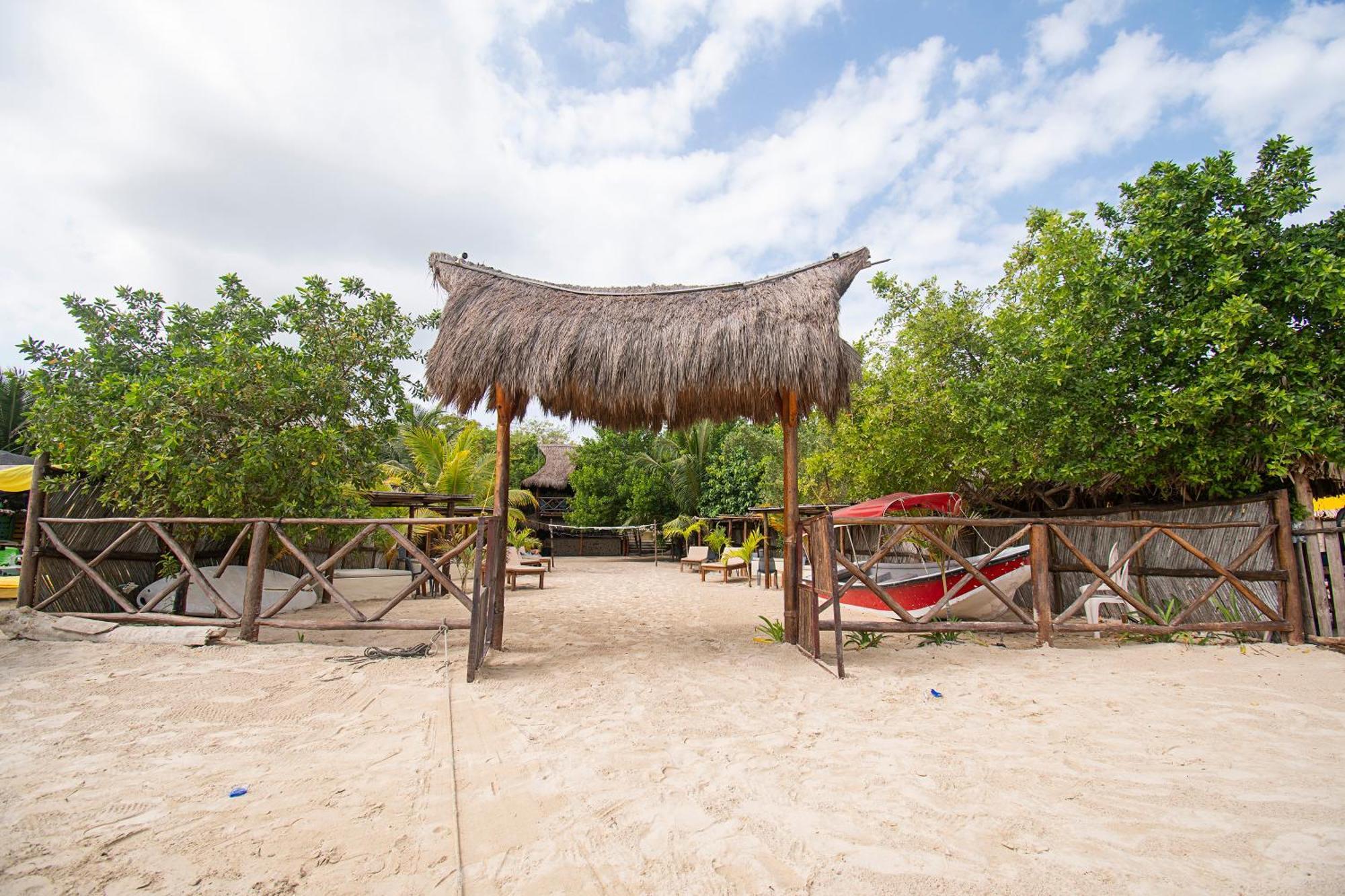 Amalife Beach Club & Hotel Tierra Bomba Exteriör bild