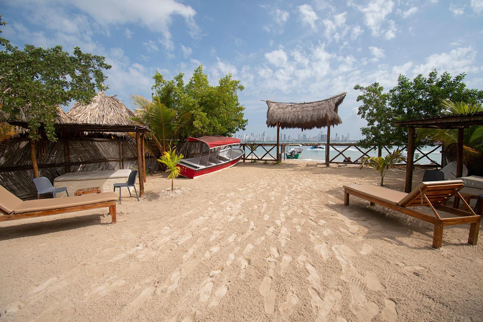 Amalife Beach Club & Hotel Tierra Bomba Exteriör bild