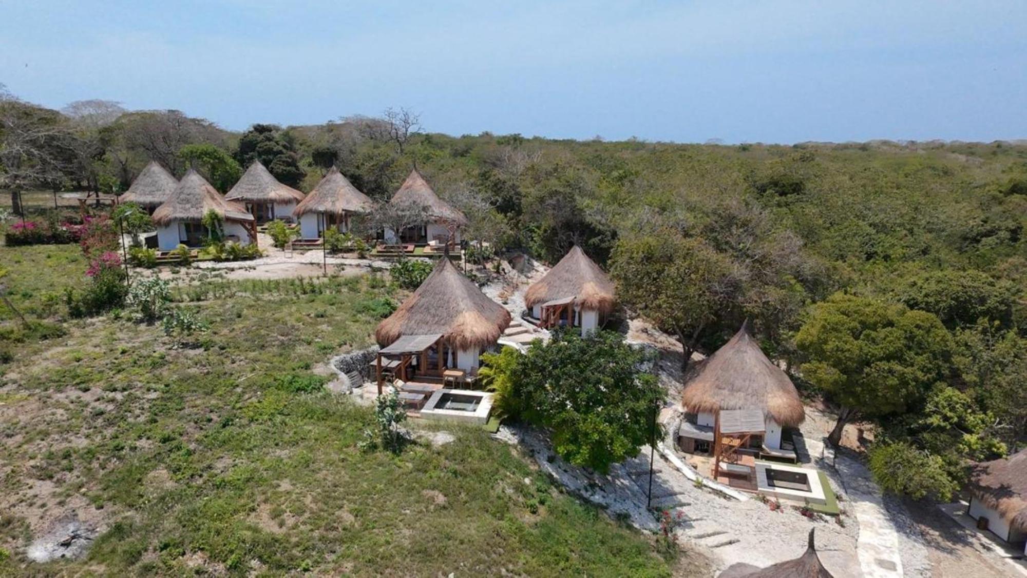 Amalife Beach Club & Hotel Tierra Bomba Exteriör bild